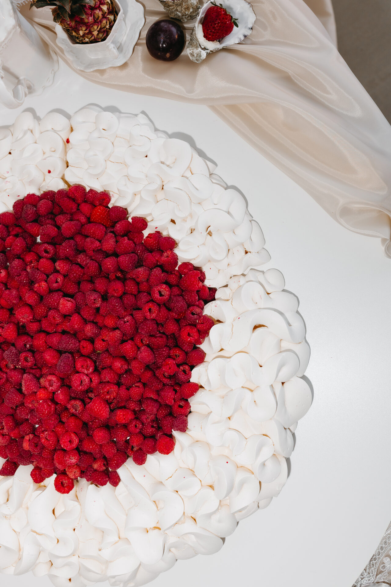 Torta s malinami zhora